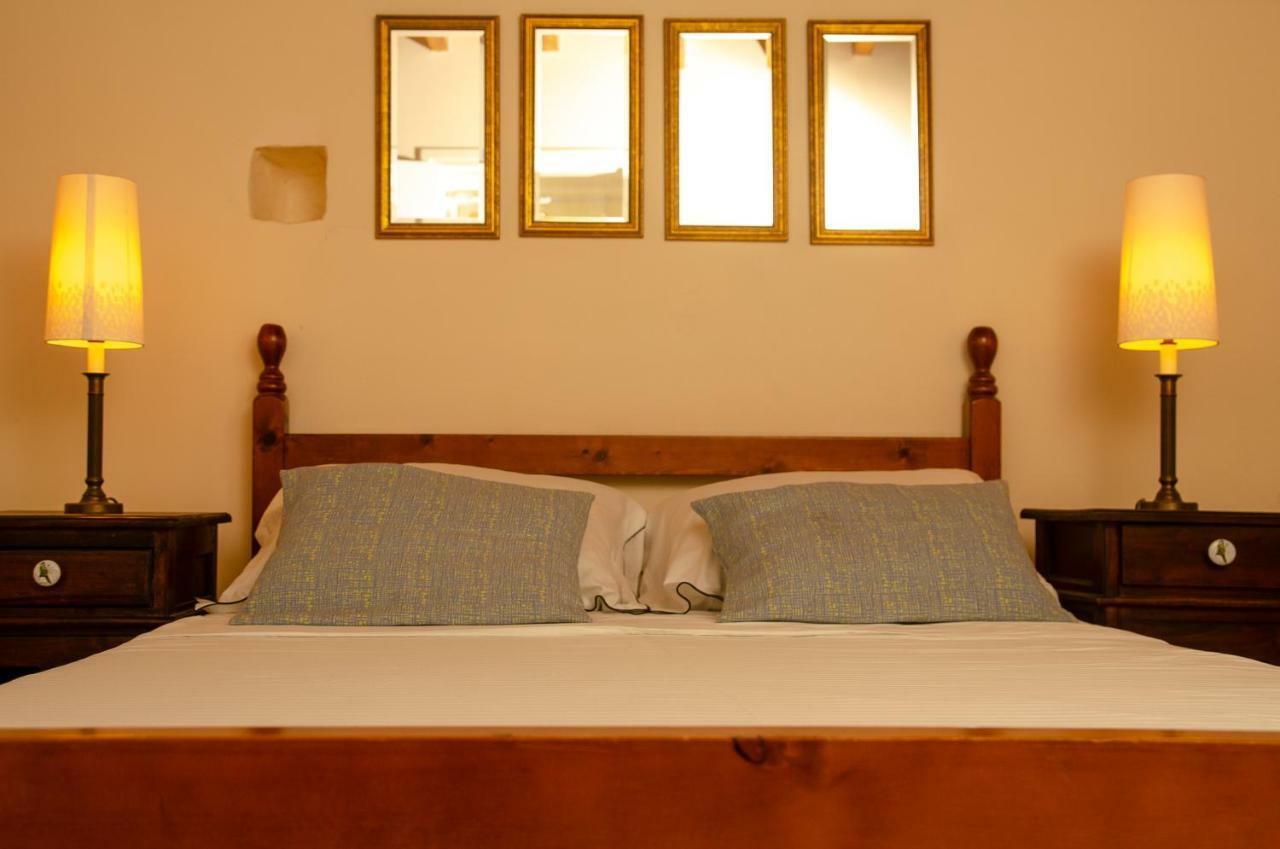 Dolphin Guest House And Studios Tochni Eksteriør bilde